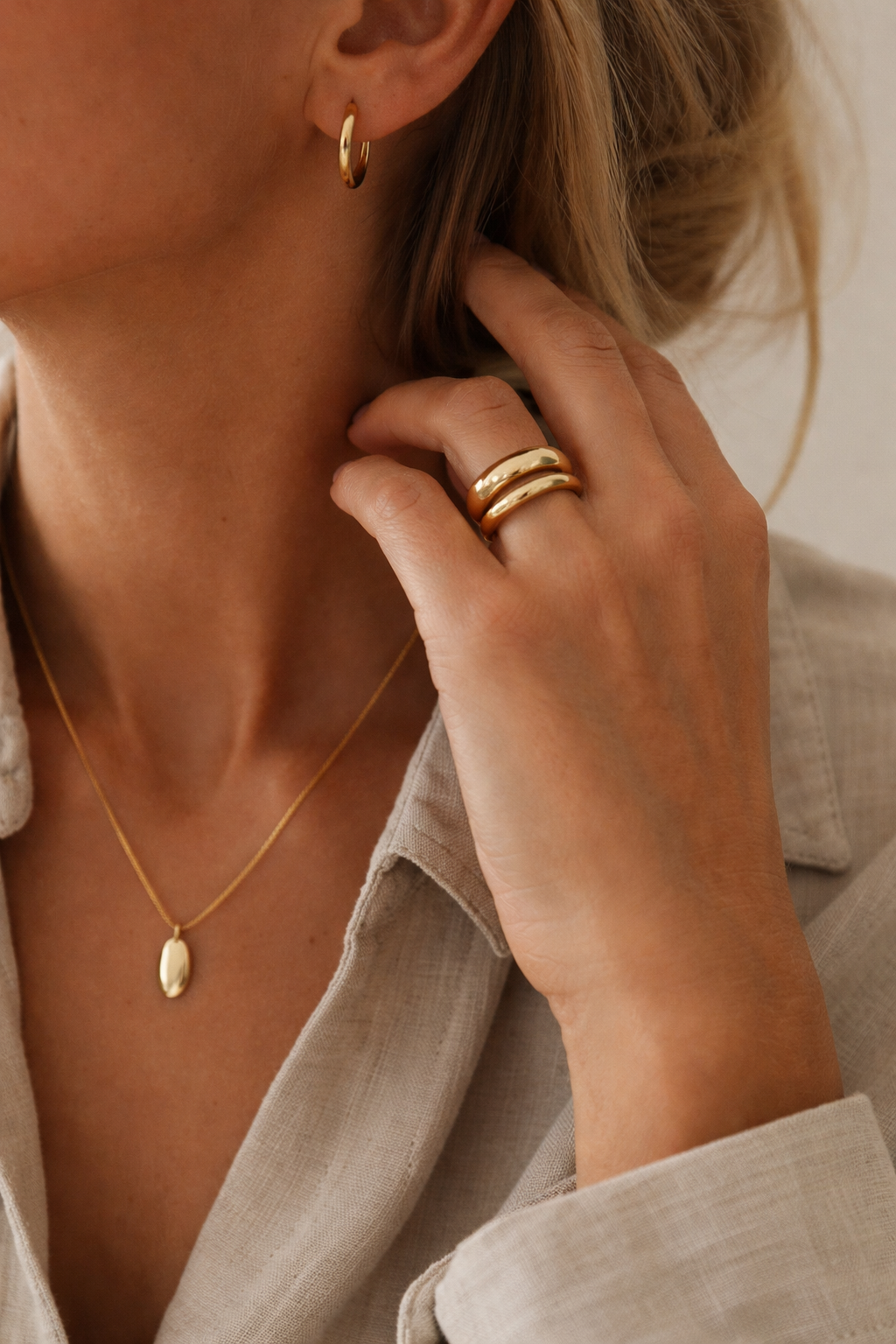 What jewellery can you wear every day without taking it off?